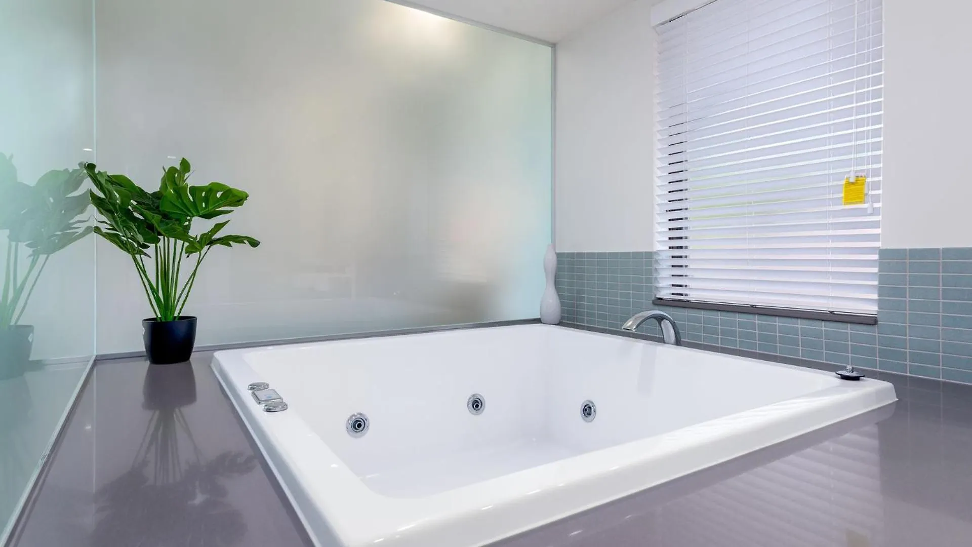 201 And 202 Temple By The Sea - 3 Bedroom Port Douglas Apartment